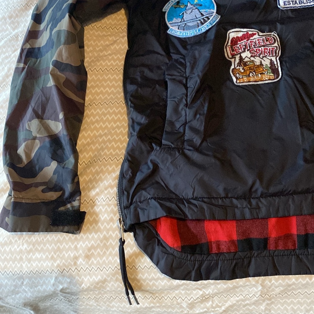 Copper Rivet windbreaker pullover jacket with patches - Picture 4 of 16